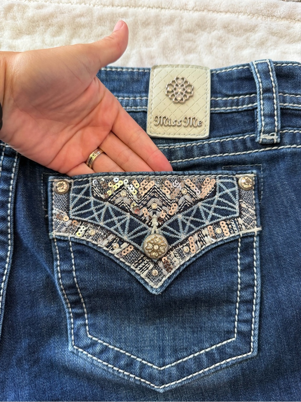 Miss Me Mid-Rise Bootcut Jeans Women’s Size 31 Dark Wash - Picture 14 of 14